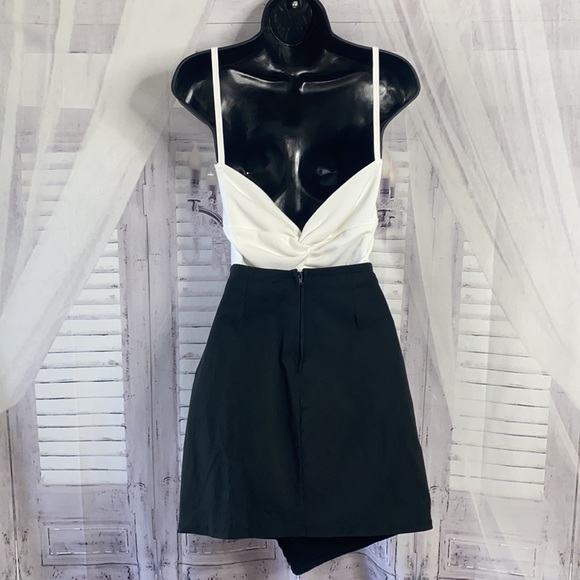 NWT BLACK MINI SKIRT - Picture 4 of 5